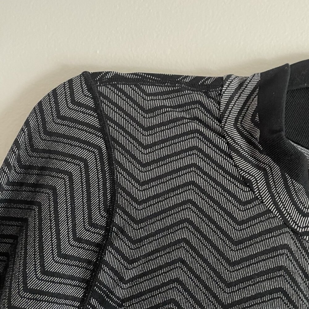 Athleta Sz L Chevron Outdoor Full Zip Lightweight Base Layer Andes Hybrid Jacket - Picture 7 of 10